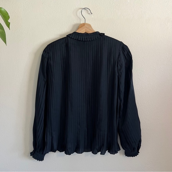 Vintage 80s Pleated Button Up - Picture 7 of 10